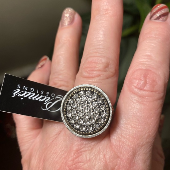 Premier Designs Ring With Magnetic Interchangeable Center Pieces. Size 7 - Picture 2 of 5